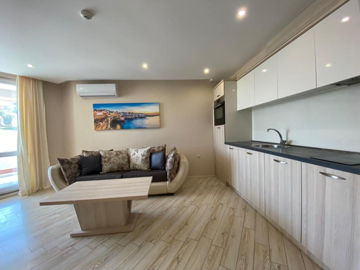 Paradiso 'В' 102 Private Sea View Apartment Nesebar Esterno foto